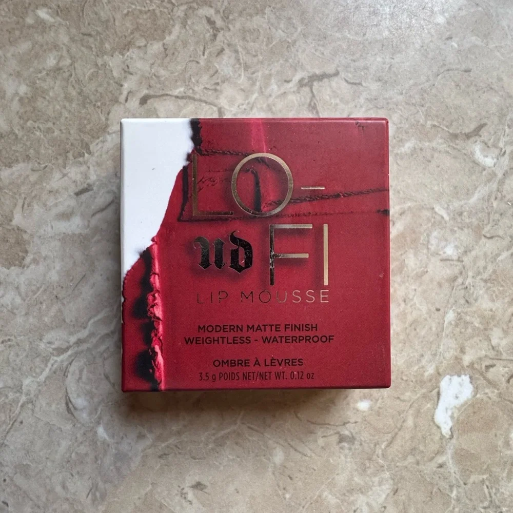 Urban Decay Lo-Fi Lip Mousse Weightless & Waterproof Matte Amplify Red New